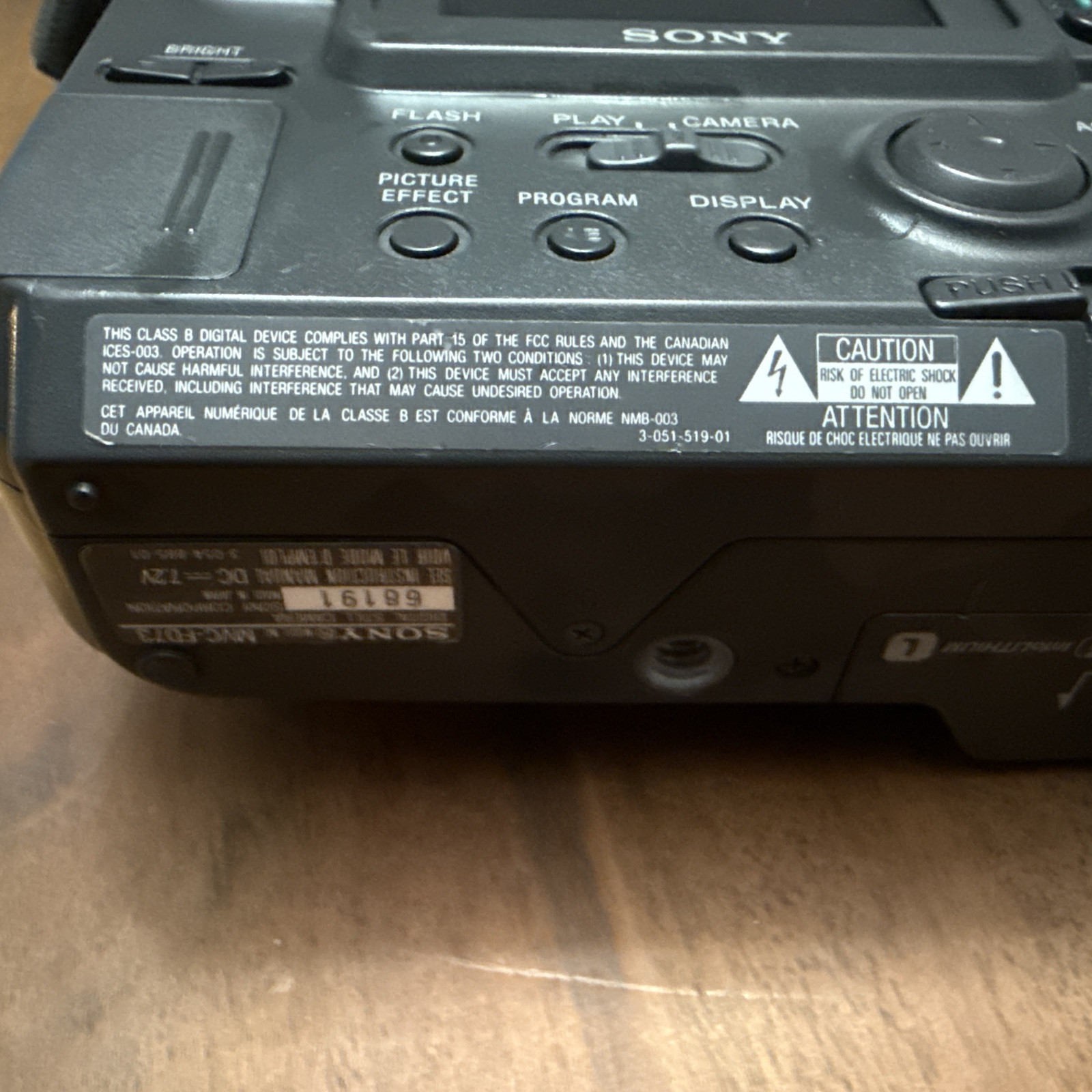 Sony Digital Camera Mavica MVC-FD73 0.4MP 10X Optical Zoom Floppy Disk UNTESTED