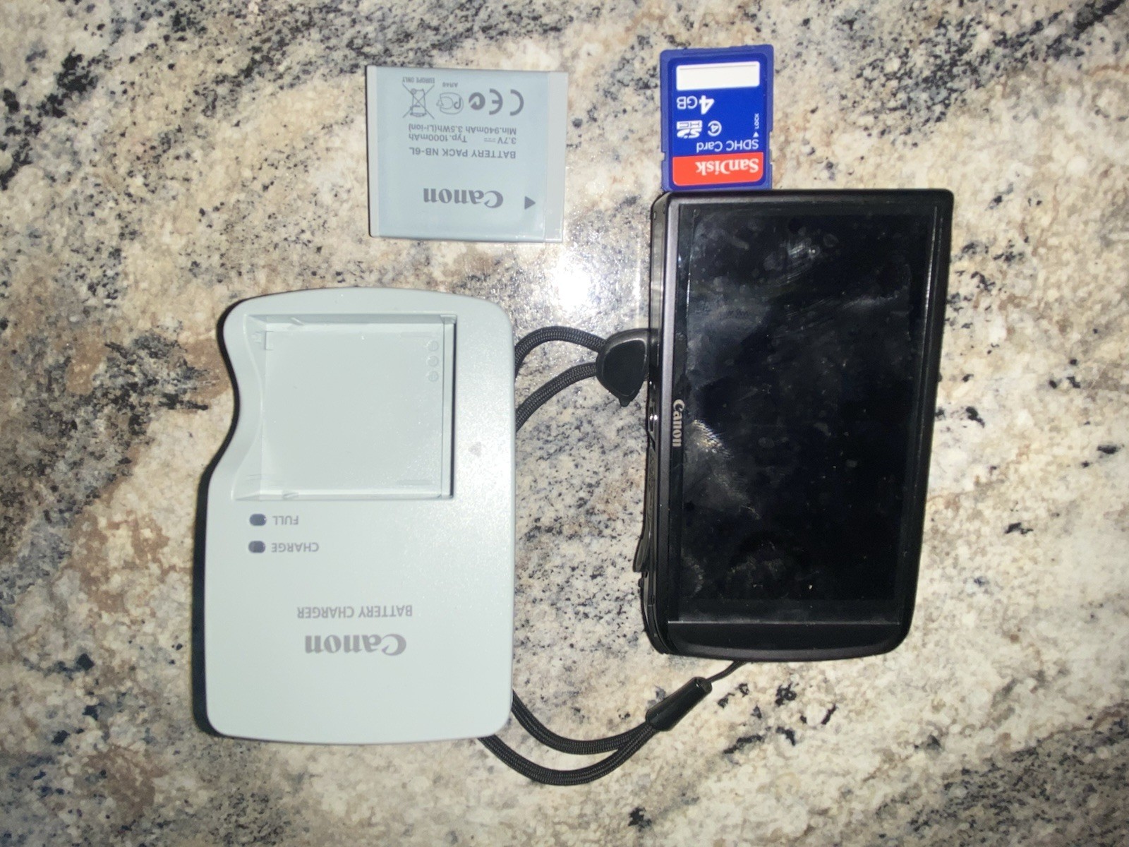 Canon PowerShot SD3500 IS/ IXUS 210/ IXY 10s 14.1MP 5x Zoom BLACK +Charger