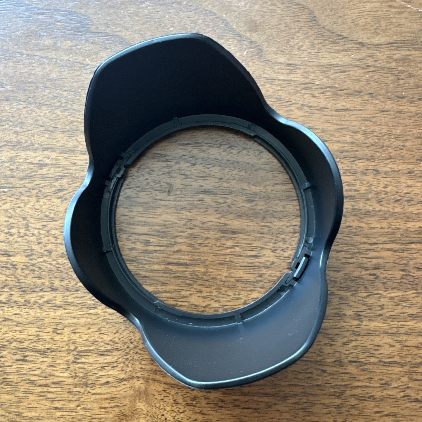 Generic Lens Hood EW-78D for Canon EF-S 18-200mm f/3.5-5.6 IS/ EF 28-200 3.5-5.6