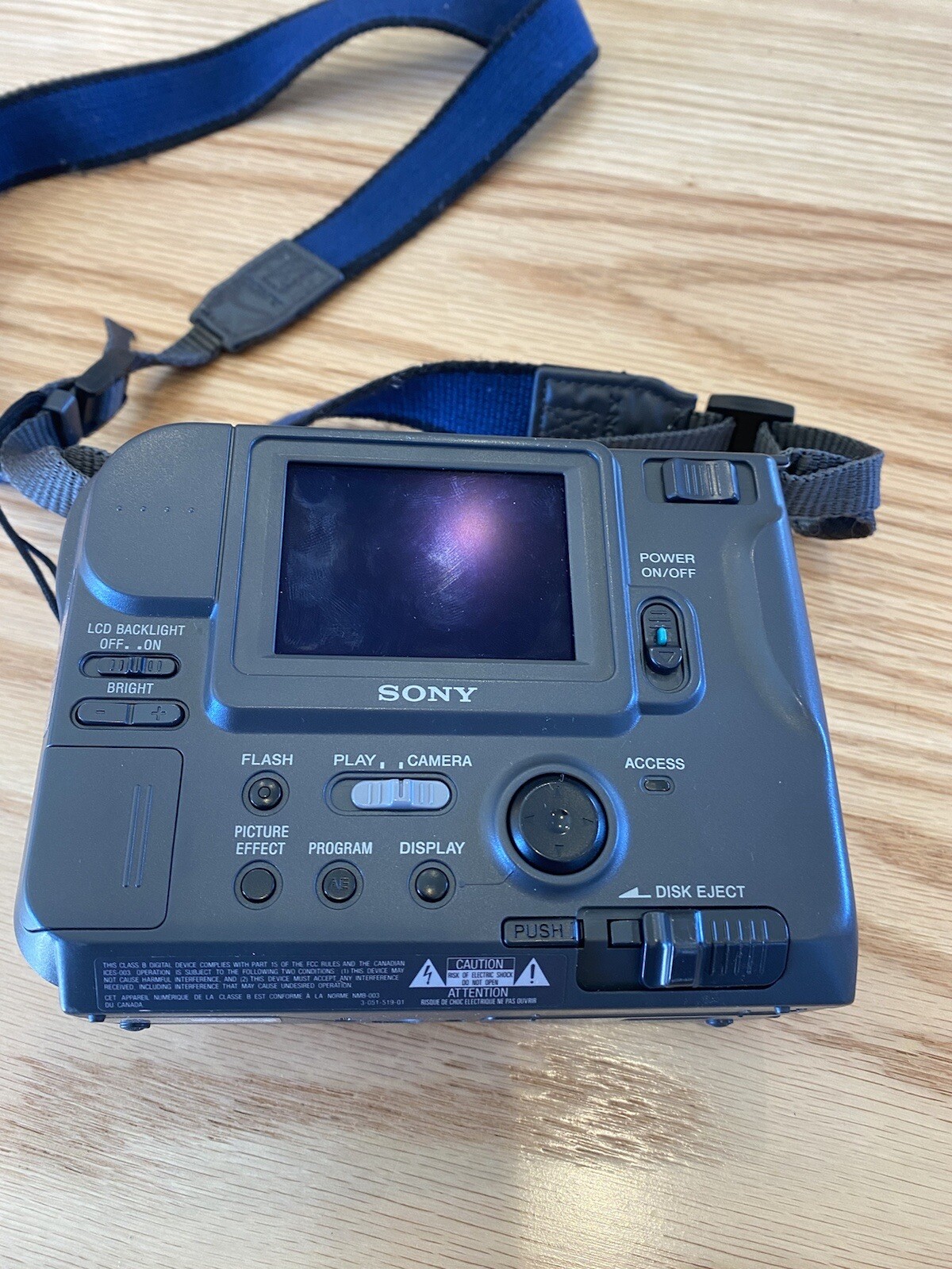 Sony Digital Mavica MVC-FD71 Digital Camera w/ Battery.