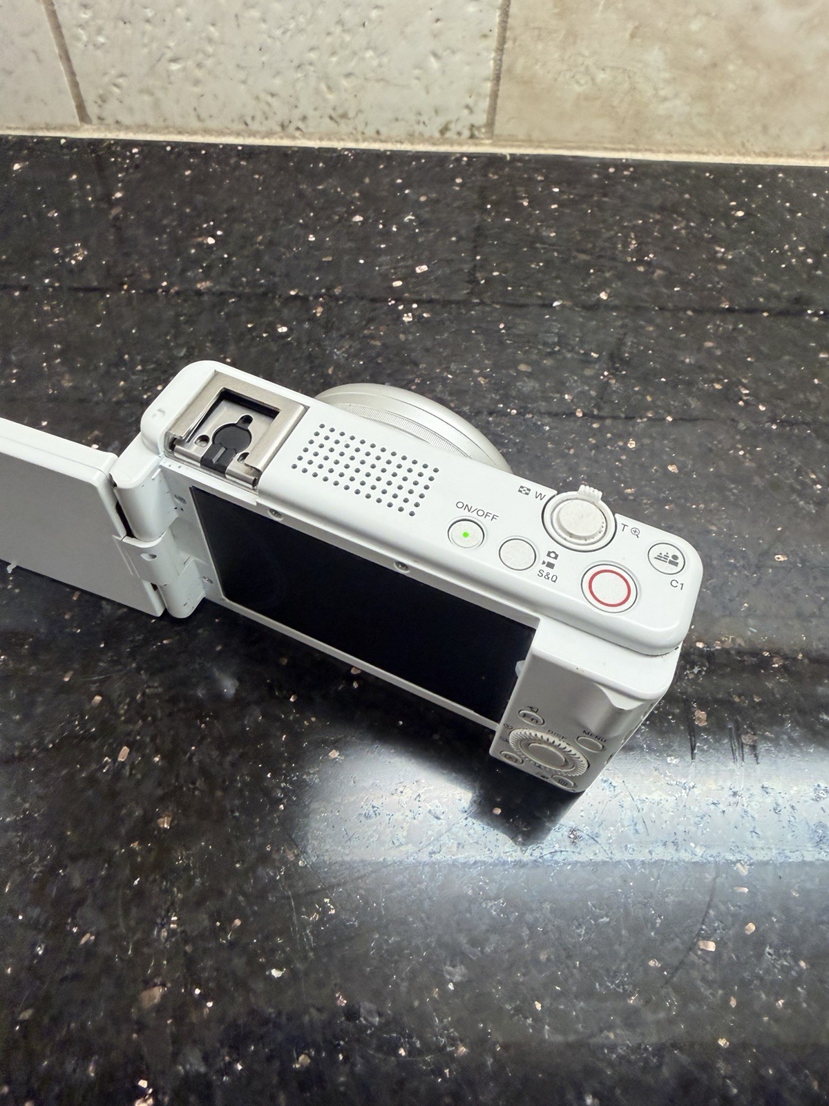 Sony ZV-1F Vlog Camera 4K Content Creators / Video Recorders Wi-Fi White Nice !!