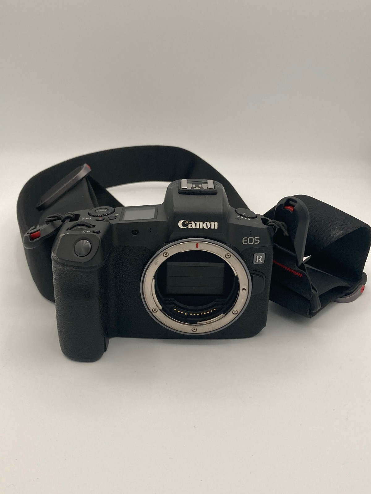 Canon EOS R Mirrorless Digital Camera Body 512GB SD Card Battery Charger Strap