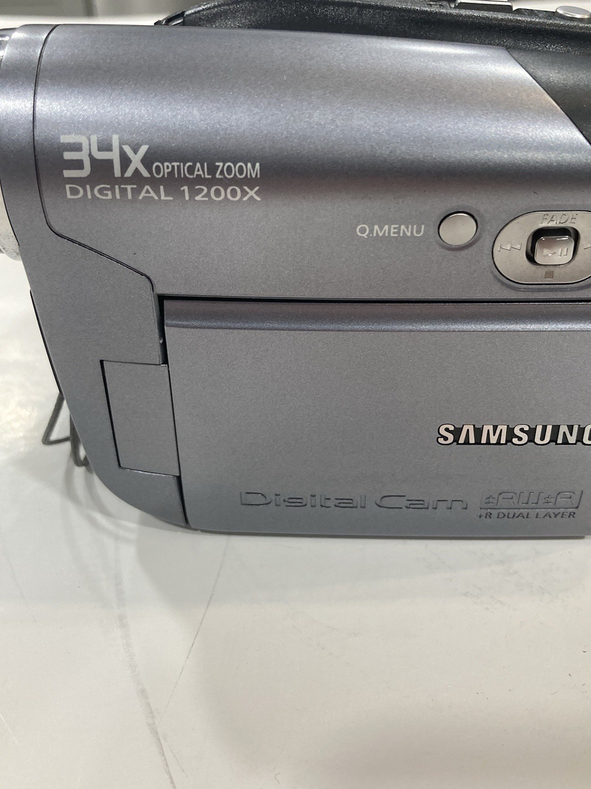 Samsung Digital DVD Camcorder SC-DC173U 34x Optical Zoom Viewfinder LCD Enhancer