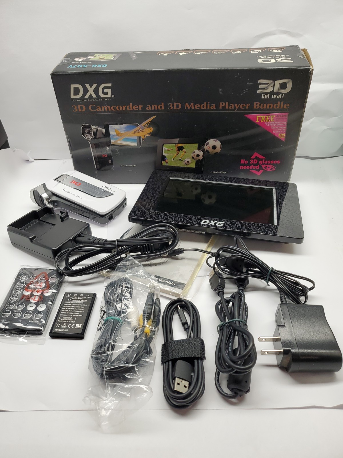 DXG DXG-5D7V 3D Camcorder 3D Media Player Bundle Compact Camera Handheld TESTED!