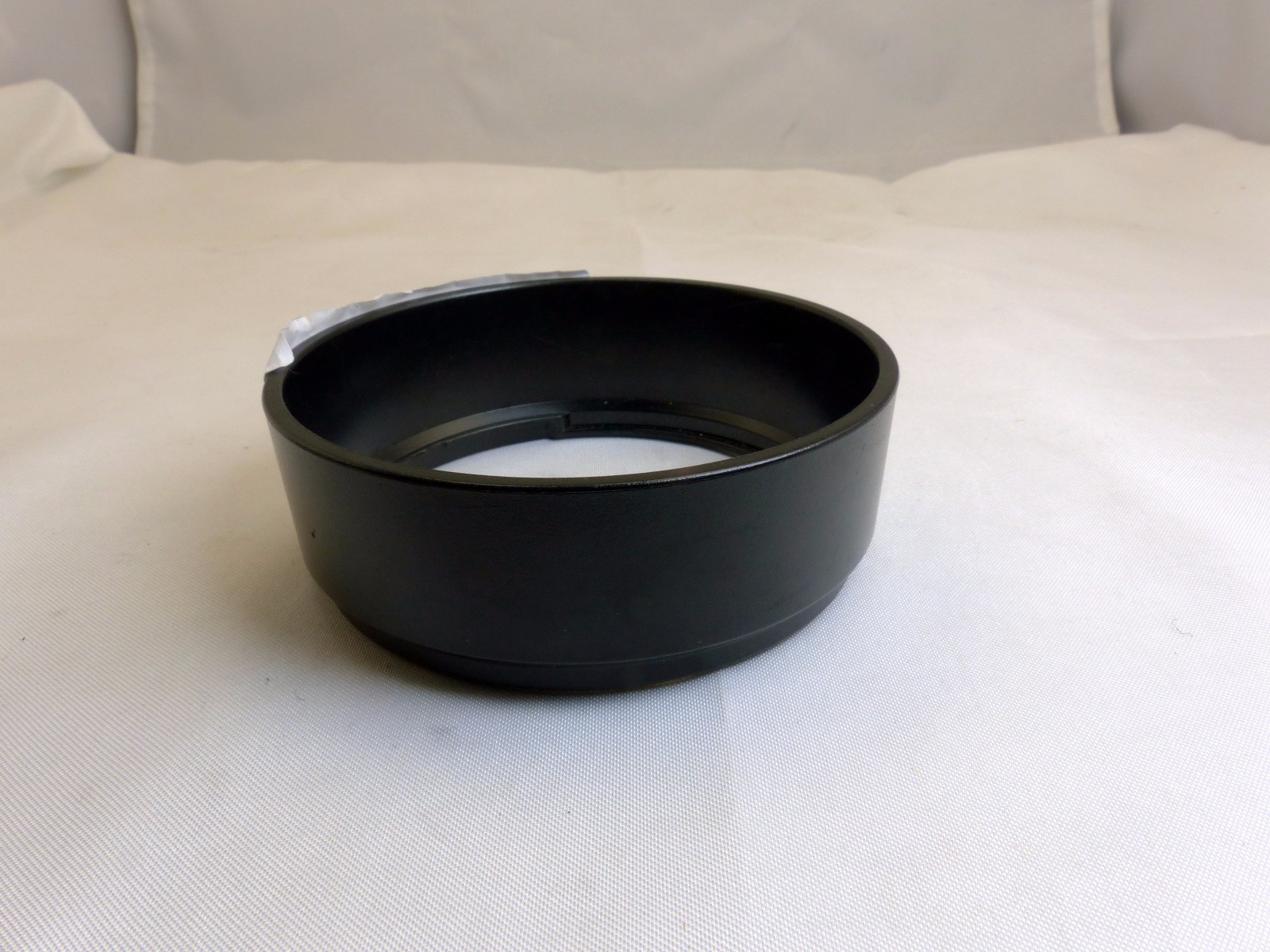 unknown brand 64.3mm ID Lens Hood twist on type B02027