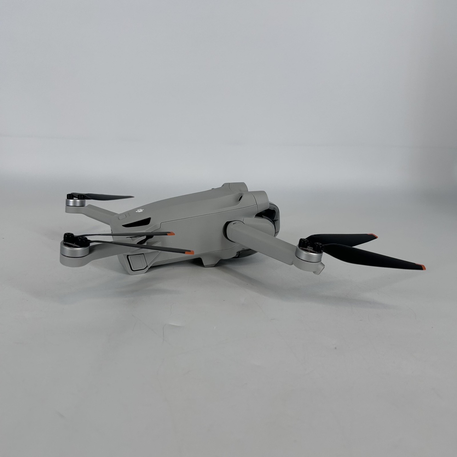 DJI Mini 3 Pro Drone Quadcopter w/ DJI RC (RM330)/Battery/Case – Excellent