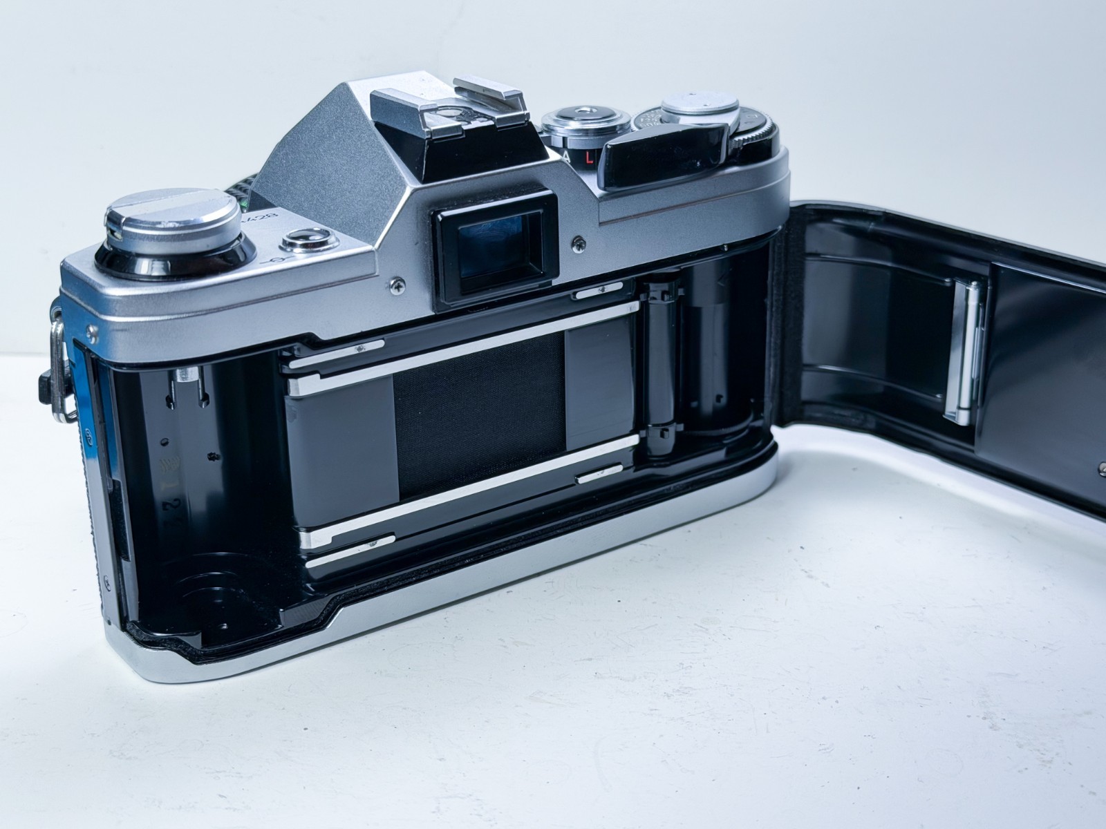 Canon AE-1 35mm Film Camera + 50mm f/1.8 Lens TESTED WORKING No Squeal + Battery