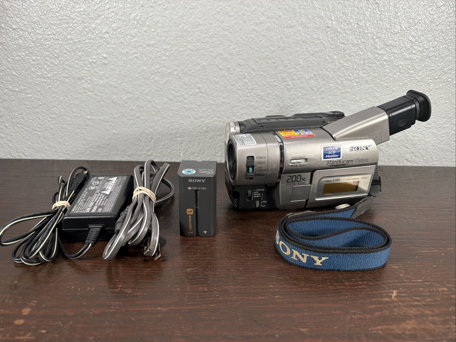 Sony Handycam CCD-TRV37 NTSC 8mm Video8 Standard 8 w/ Nightshot TESTED & WORKs