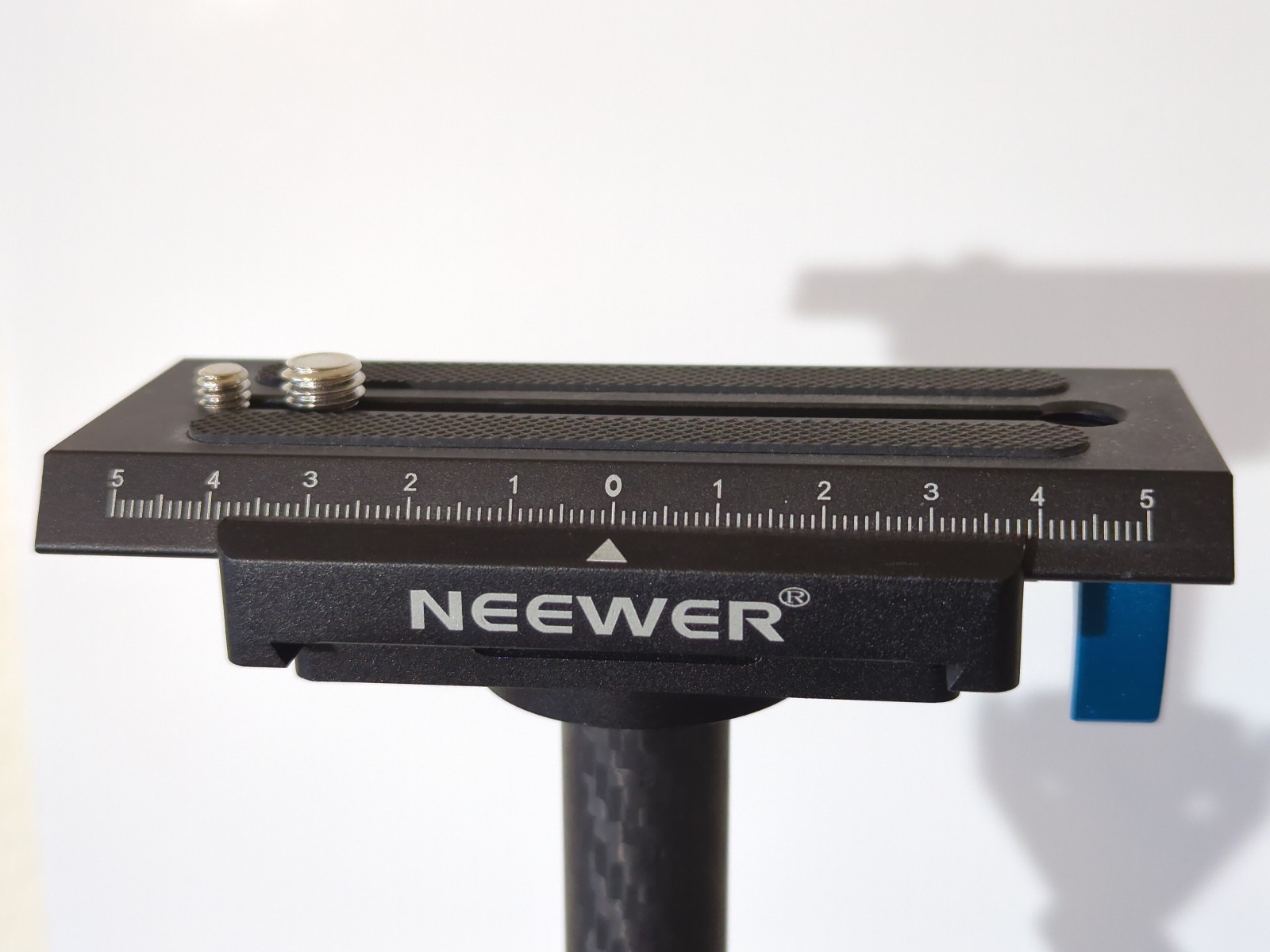 Neewer Carbon Fiber 24 inches/60 centimeters Handheld Stabilizer