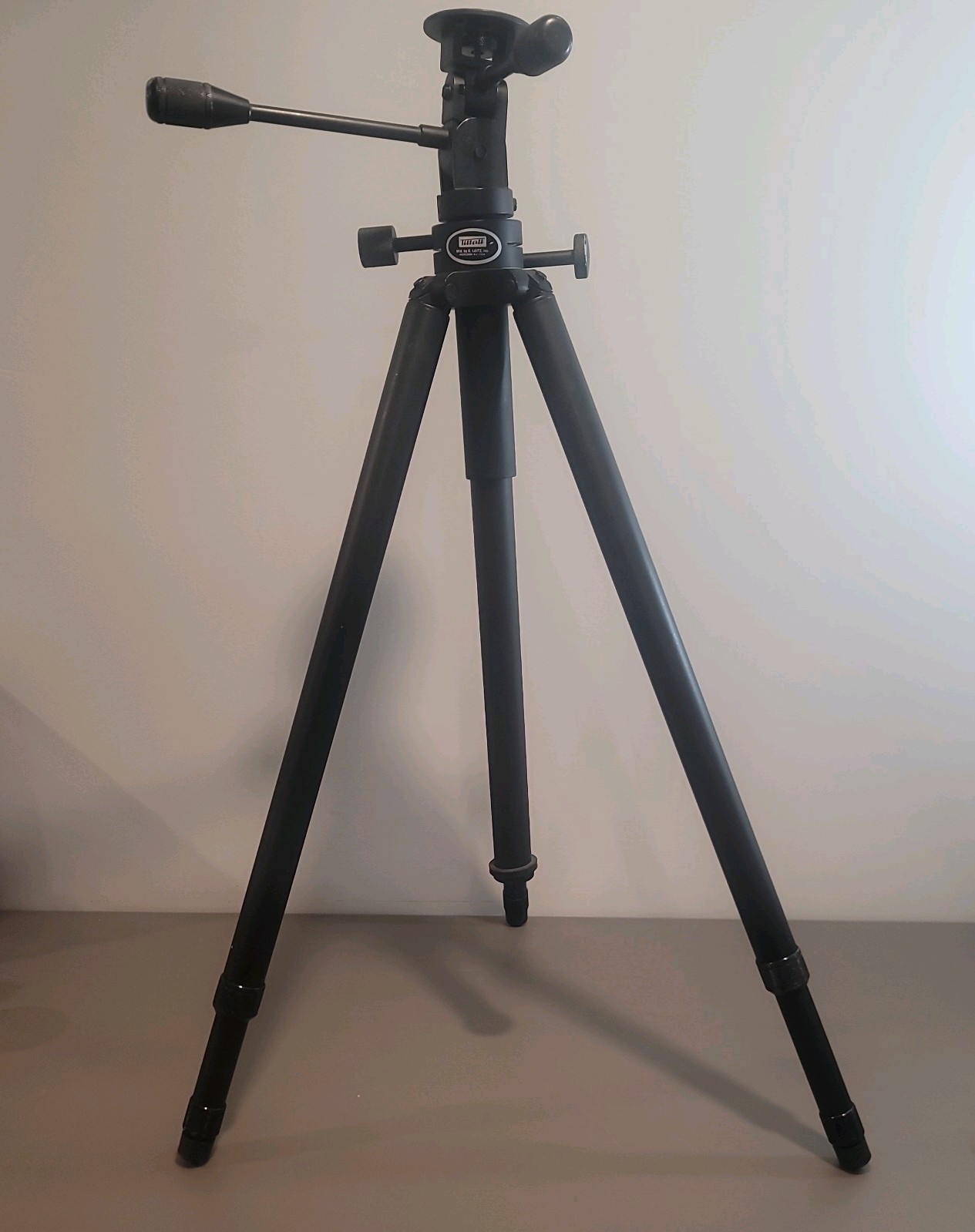 Tiltall Professional Tripod made by E Leitz, Rockleigh, NJ. USA Pan Tilt Head