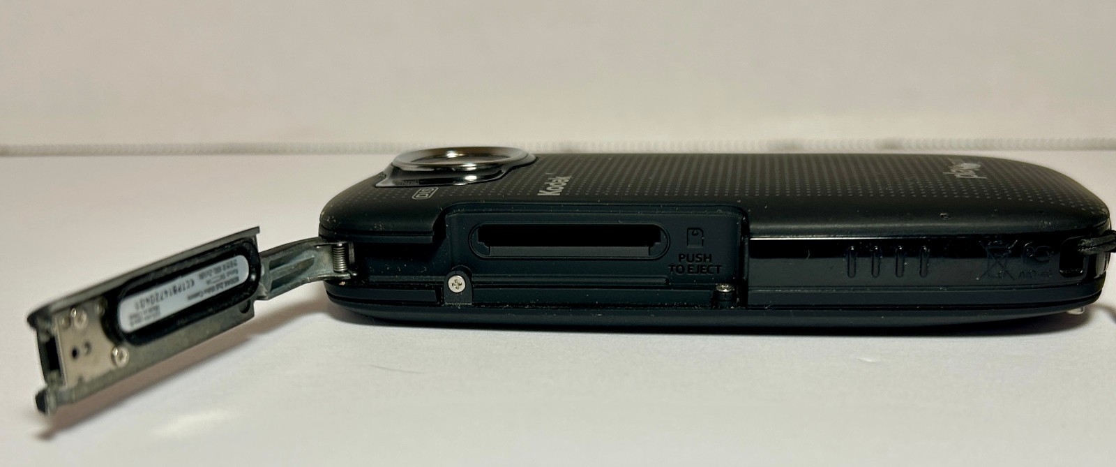 KODAK PLAYSPORT Zx5HD WATERPROOF POCKET VIDEO CAMERA CAMCORDER
