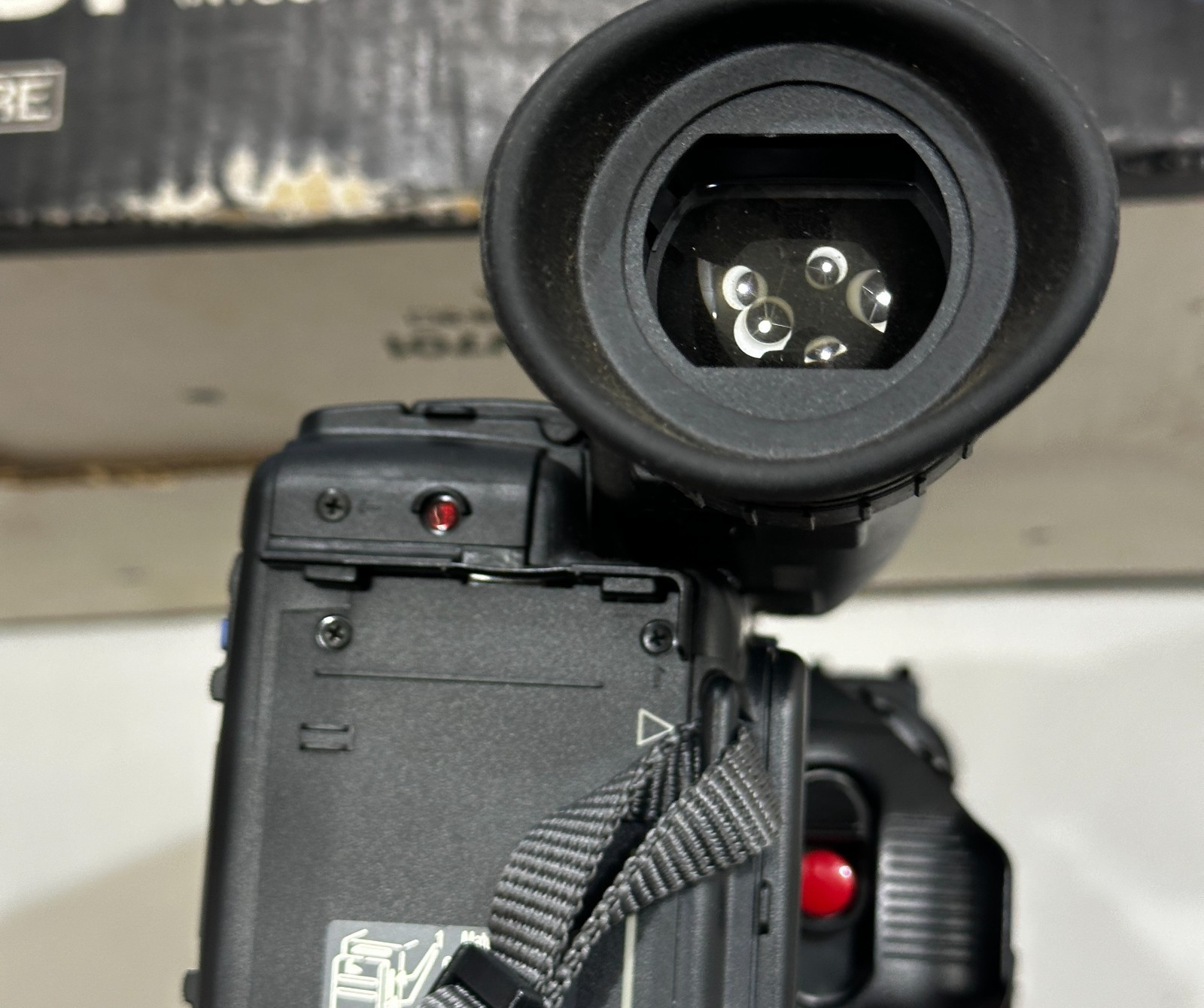 Sony CCD-V701 Video Hi8 Handycam Camcorder Bundle Box Untested