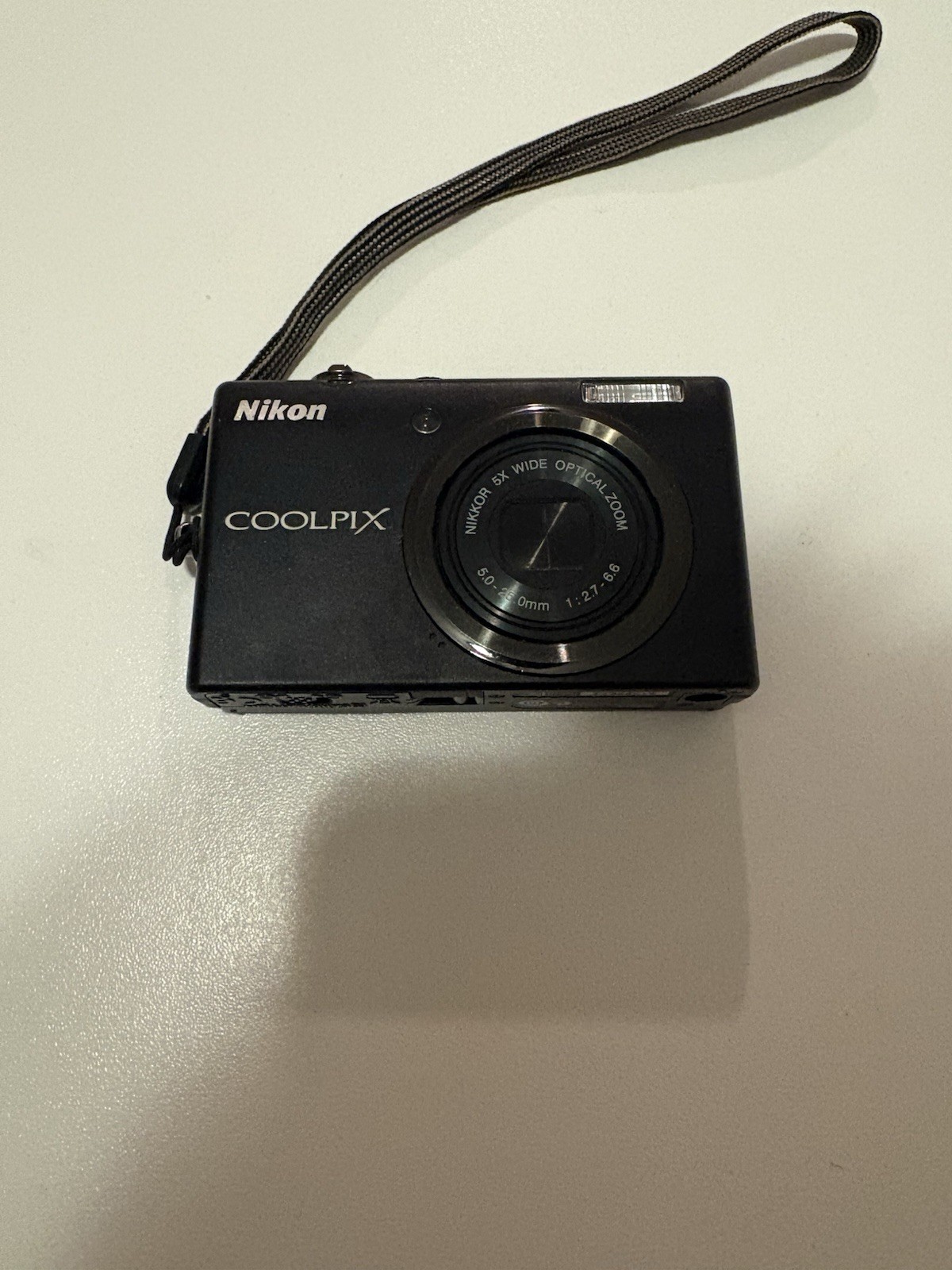 Nikon COOLPIX S570 12.0MP Digital Camera – For Parts/Repair (Untested)