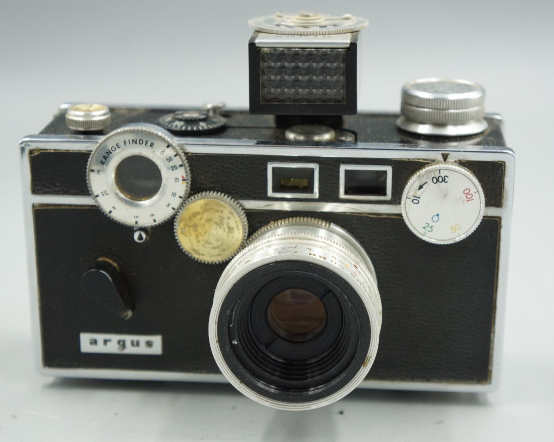Argus C3 ‘Brick’ Camera Cintar 50mm f/3.5 Case Meter #254