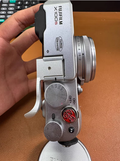 FUJIFILM FinePix X100S Silver 16.3MP Compact Digital Camera Point & Shot 90%New