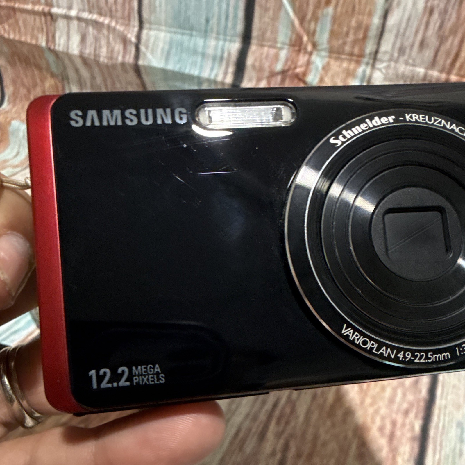 Samsung ST500 Compact Digital Camera 12.2MP 4.6x Zoom 3″ USB Flash Black/Red