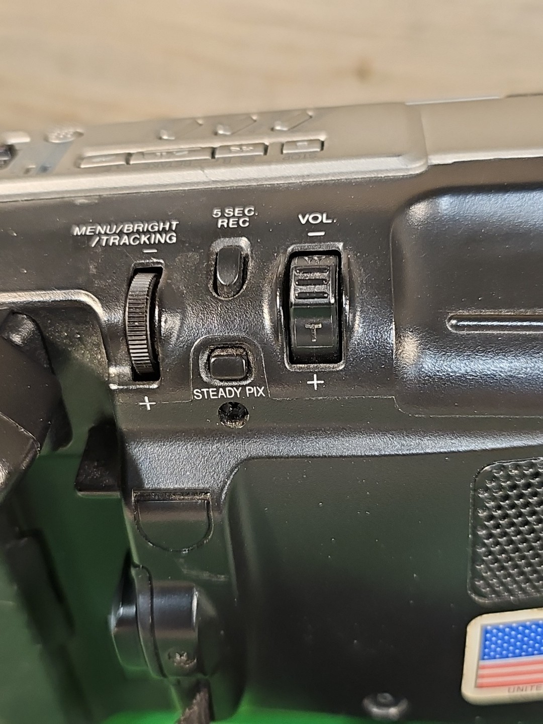 RCA AutoShot CC6364 VHS-C Camcorder 400X Zoom W/Case,charger,battery TESTED