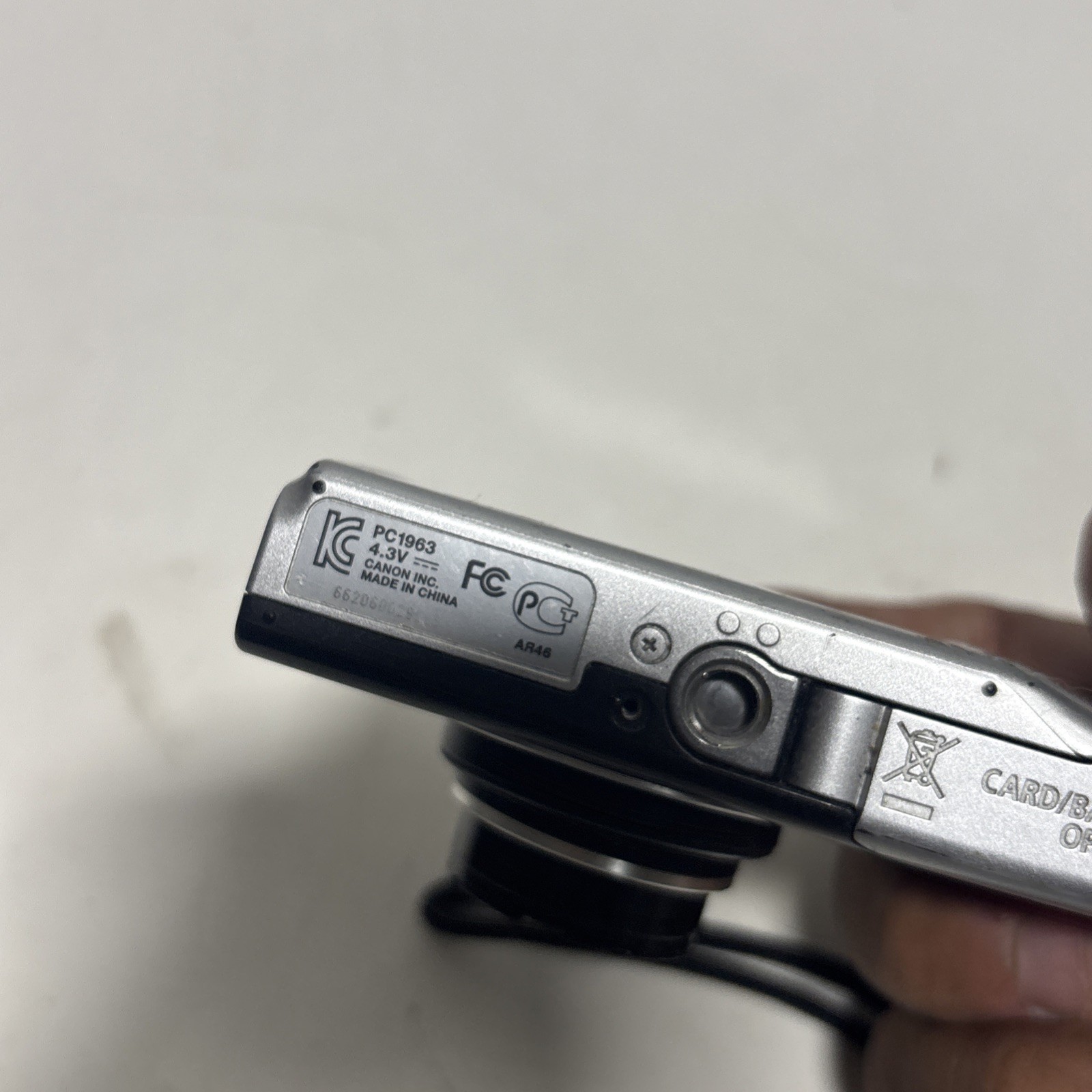 Canon PowerShot A2500 16.0MP Digital Camera – Black For Parts Damaged Lens