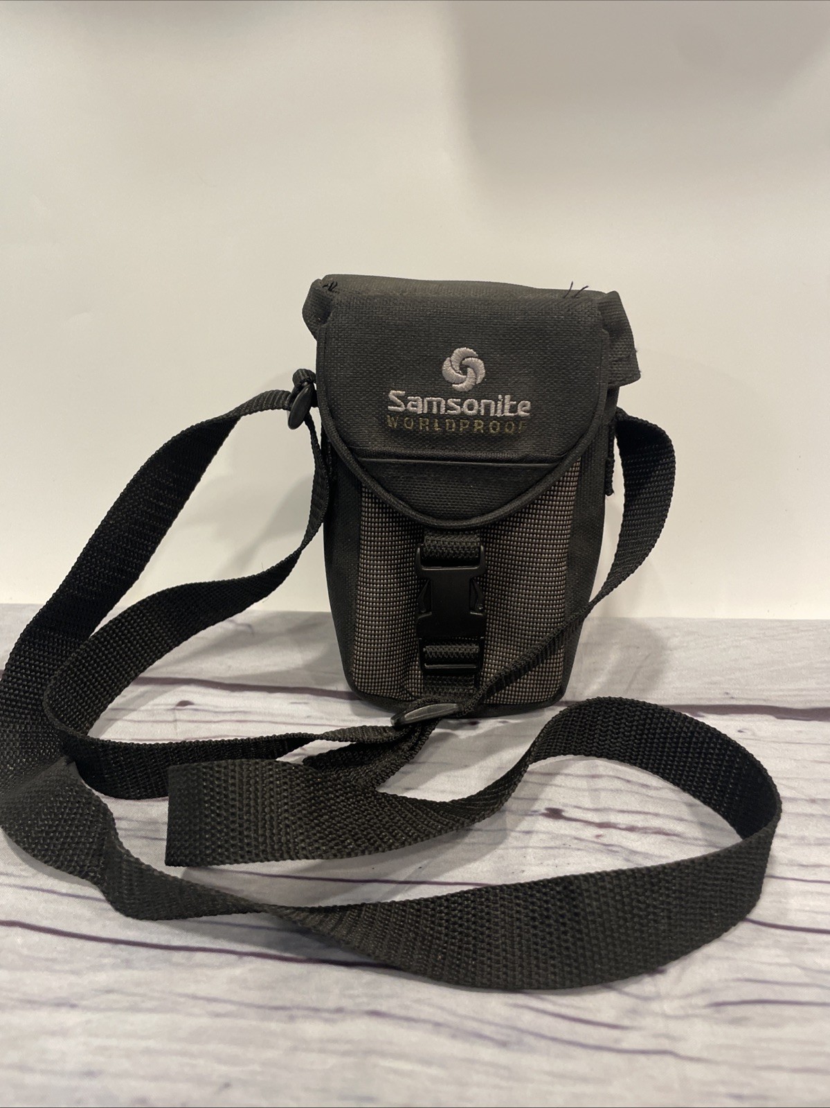 Samsonite Camera Case Black Small Bag Cross Body Strap Belt Loop Travel Portable