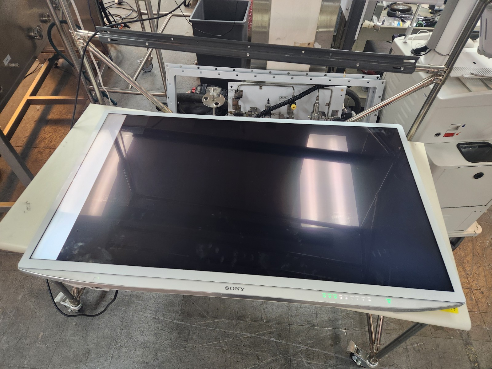 Parts Only Sony LMD-X550MD 55″ LCD Surgical Monitor 100-240V 50/60Hz 3.2-1.3A