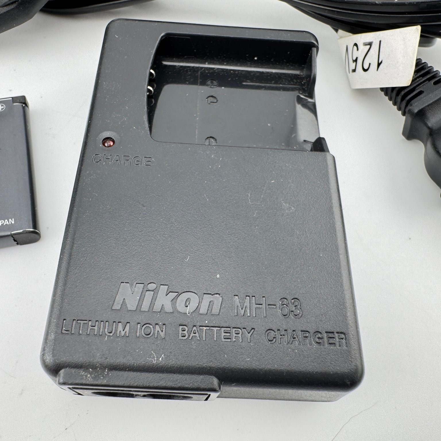 Nikon COOLPIX S570 Digital Camera 12.0MP 5x Zoom 2.7″ LCD SD Card Charger WORKS
