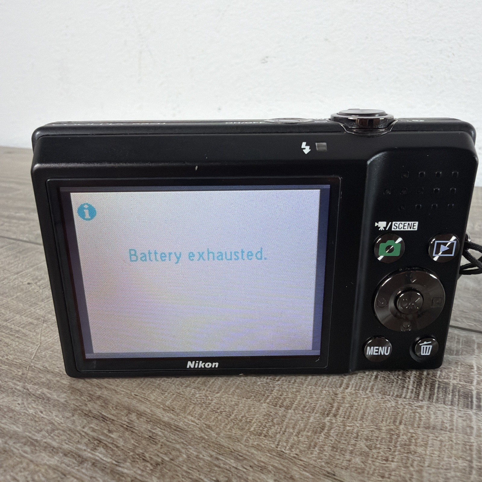 Nikon Coolpix S570 12 MP Black Digital Camera Tested & Working