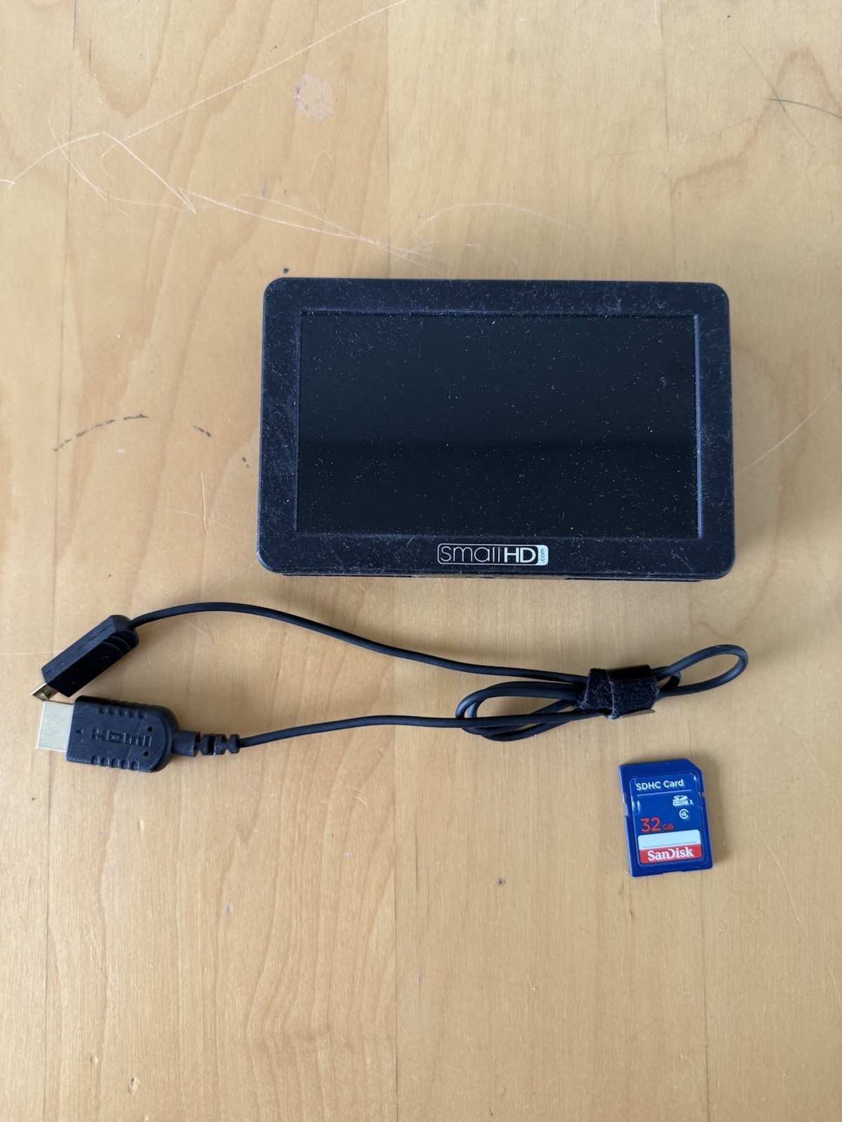 SmallHD FOCUS 5″ On-Camera IPS Touchscreen Monitor