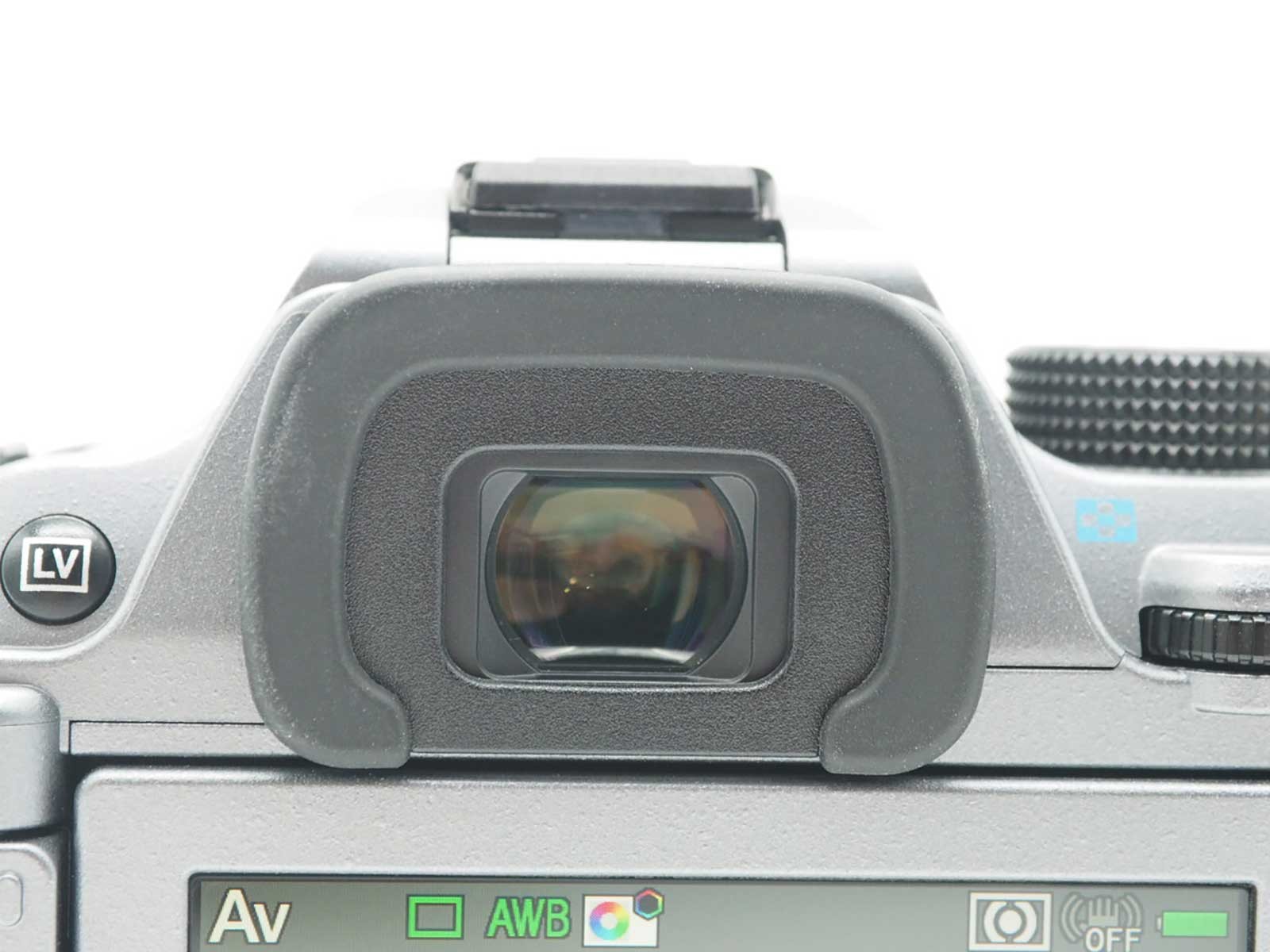 Pentax K-70 24.0MP Silver 18-135 Lens 6261 Shots w/ Box [Near Mint] #Z6306A