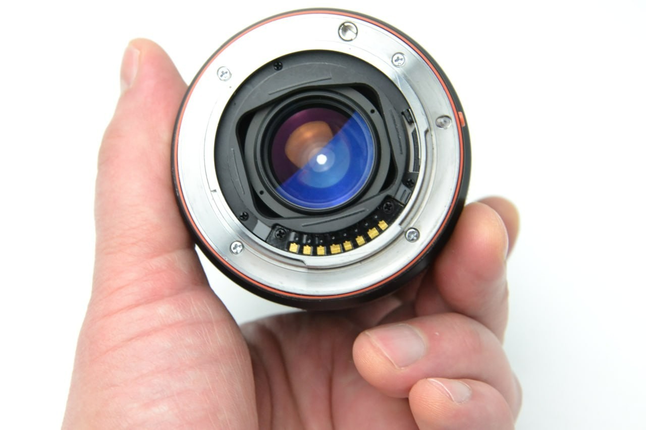 Sony 75-300mm f4.5-5.6 Macro Lens S/N 2359211