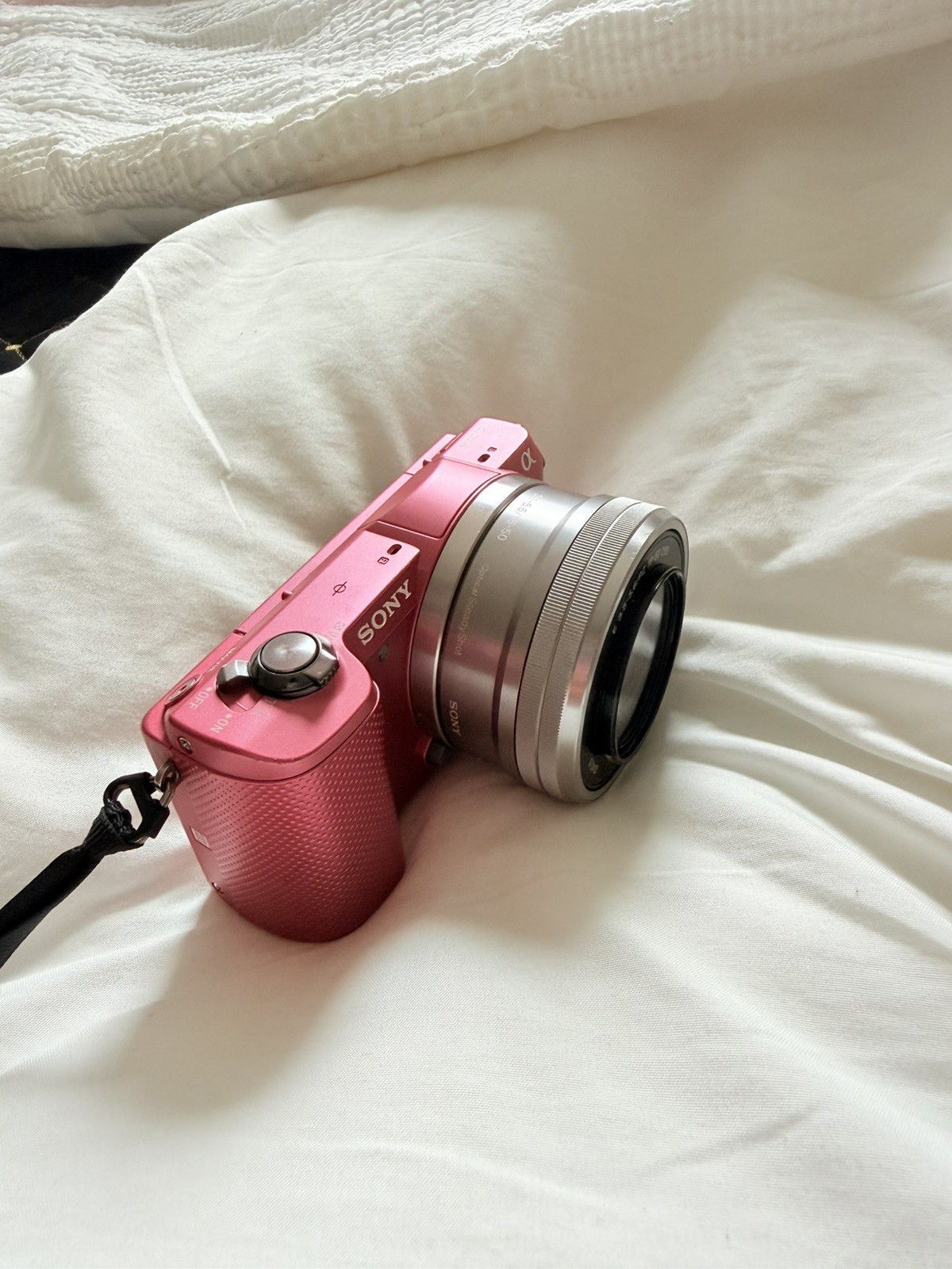 SONY Alpha a5000 20.1 MP Flip Screen Mirrorless Digital Camera with 16-50mm Lens