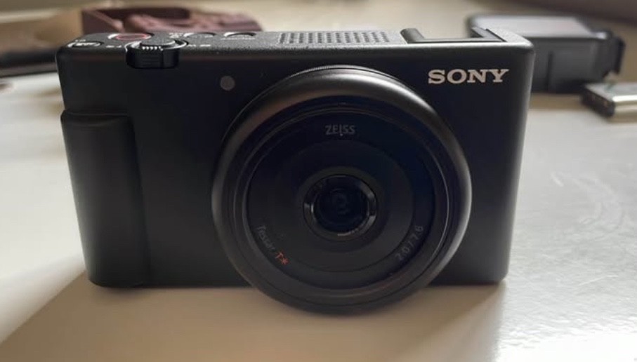 Sony ZV-1F 20.1MP 4K f/2 Vlogging Digital Camera – Black