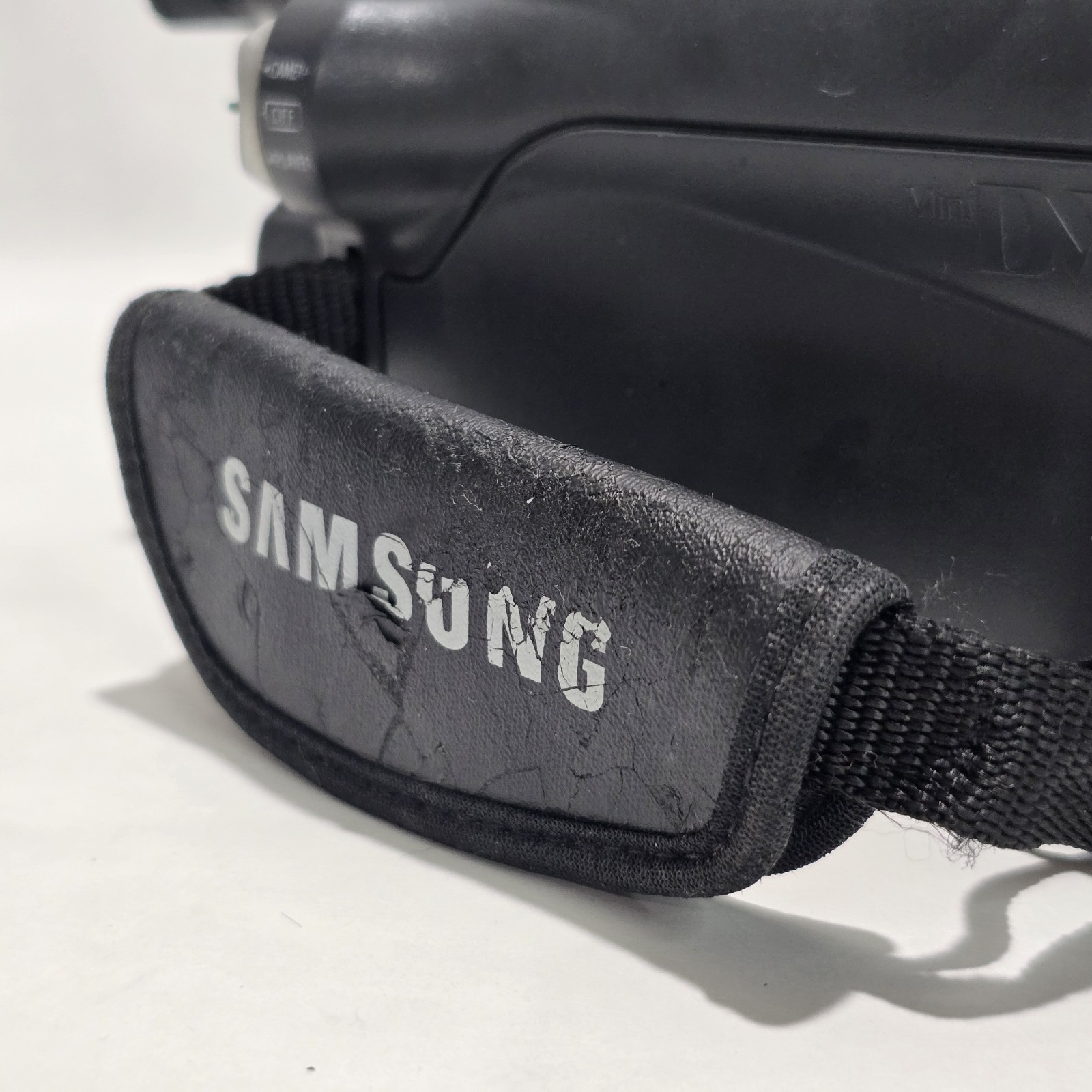 Samsung SCD80 Mini DV Digital Camcorder 400x Zoom + AA-E7 AC Power Adapter READ
