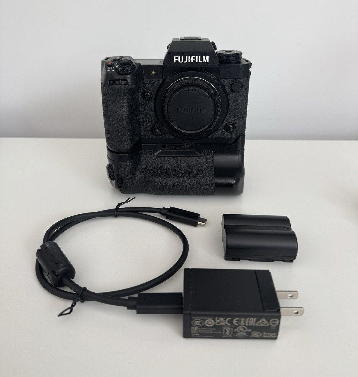 Fujifilm X-H2 Body Black 40.2MP – with battery grip – 5000 shutter count