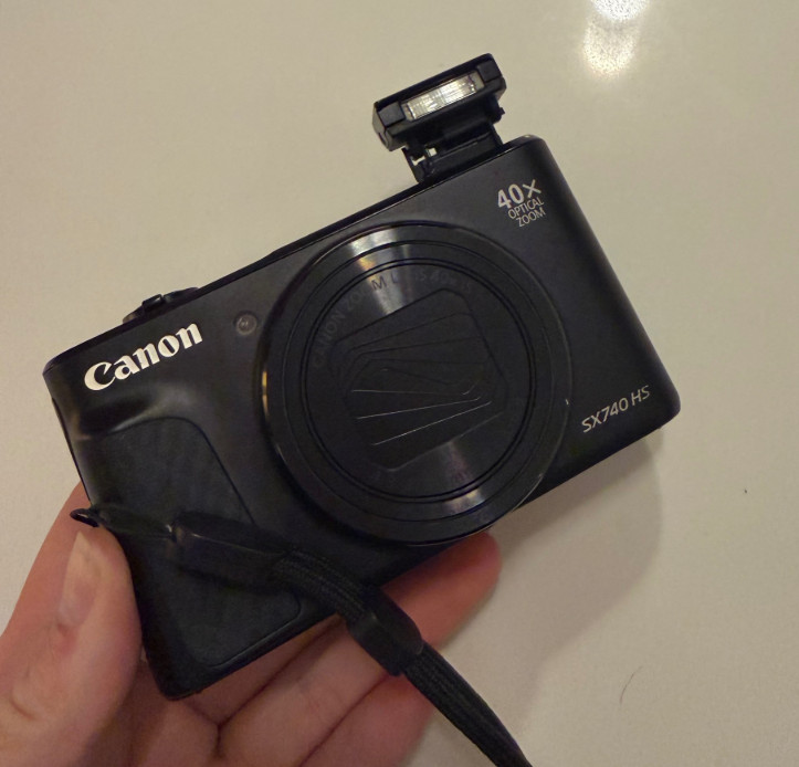 Canon PowerShot SX740 HS Digital Camera 20.3MP 40x Optical Zoom – Black
