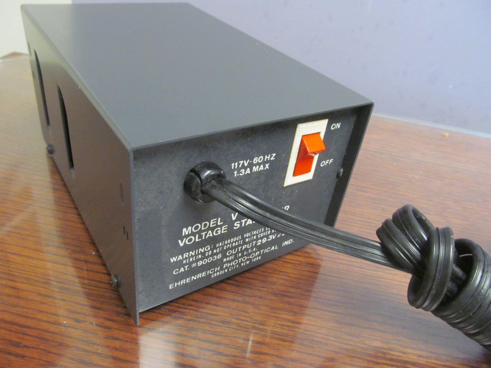 Model V 117V-60Hz Voltage Stabilizer Cat# 90036 Excellent Used Condition!