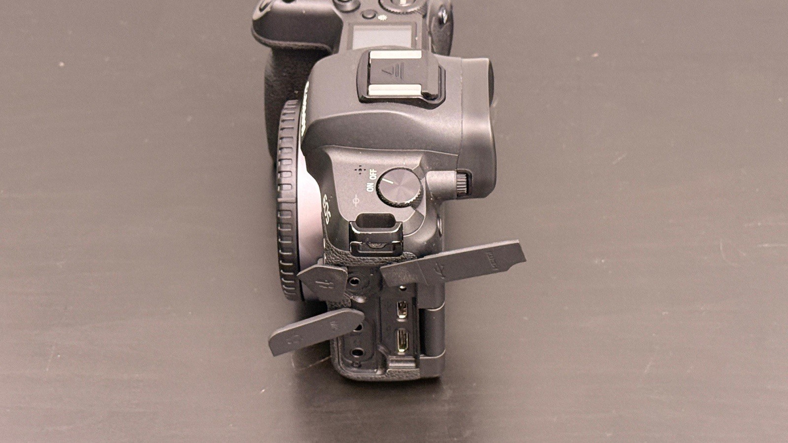 Canon EOS R Mirrorless Camera Body – Great Condition, Includes Battery & Charger