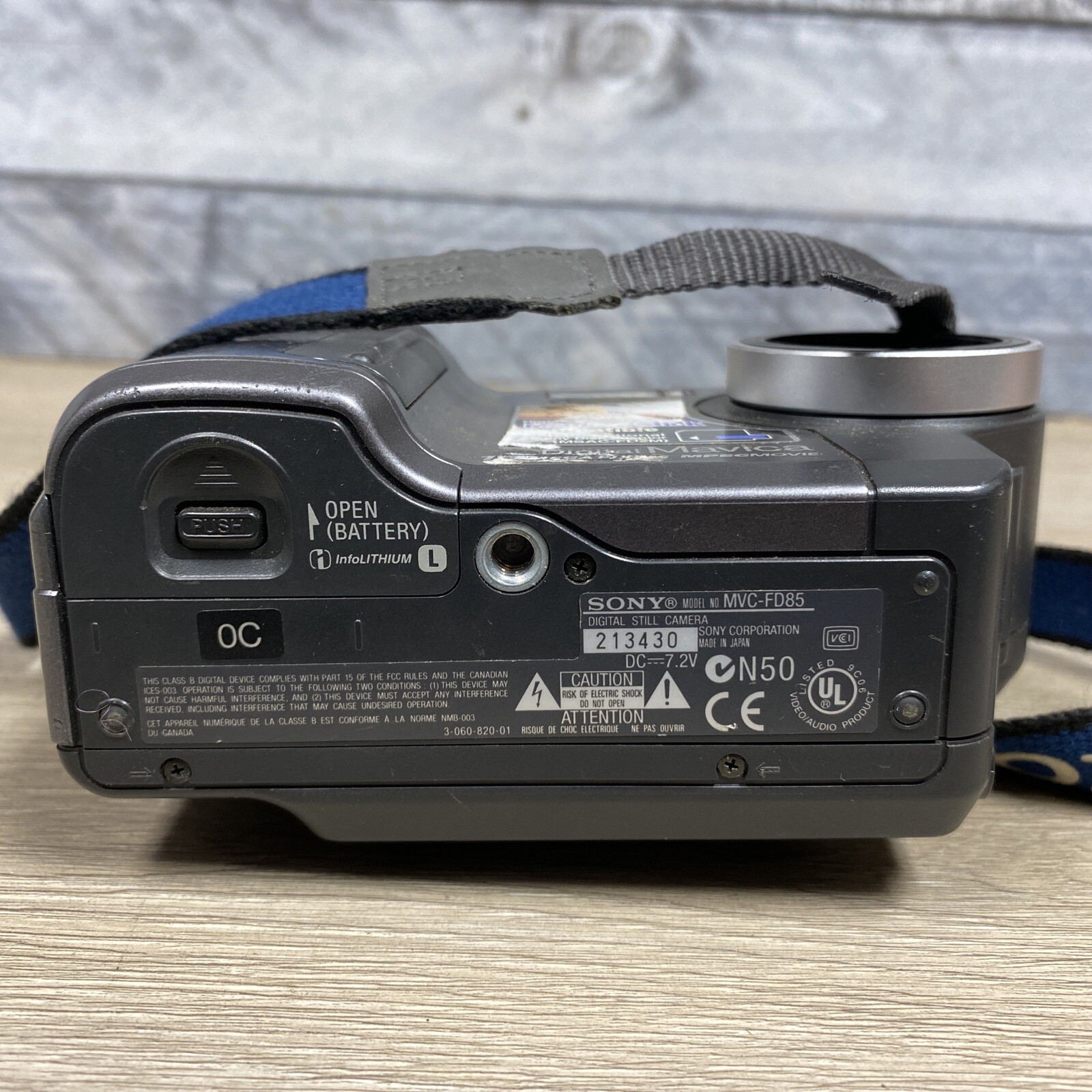 Sony Digital Mavica Dig Still Camera MVC-FD85 1.3 MP D5