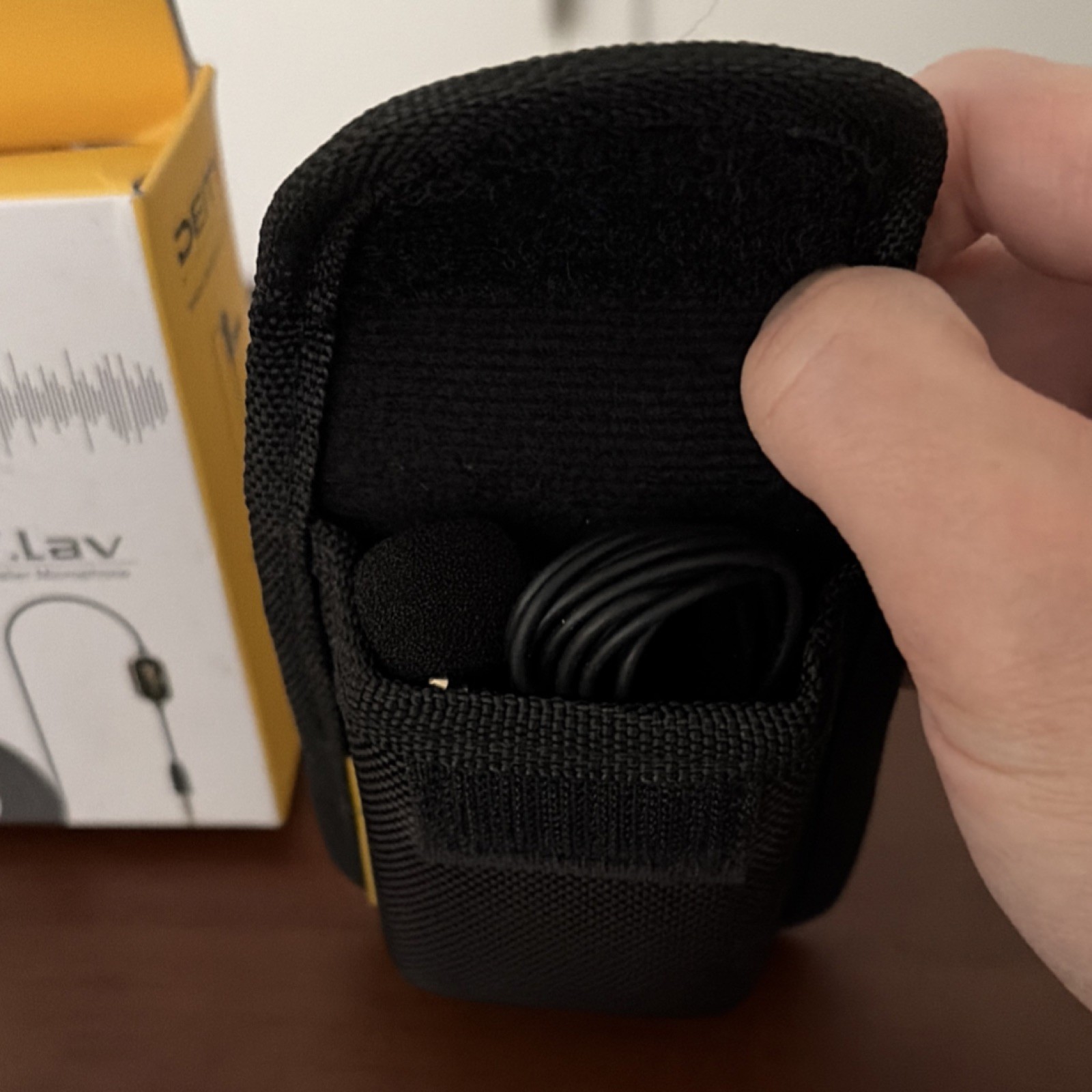 Deity V.Lav Lavalier Microphone Clip-On 3.5mm TRS Black with Carrying Case