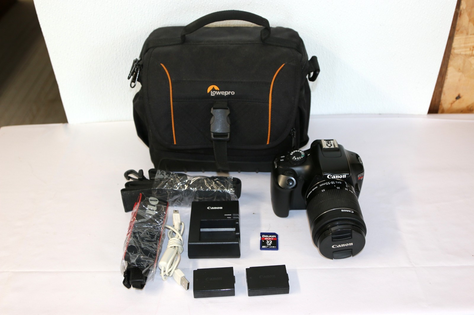 Canon EOS Rebel T3 DSLR Camera 12.2MP, 18-55mm EFS Lens w/2 Batteries, Charger