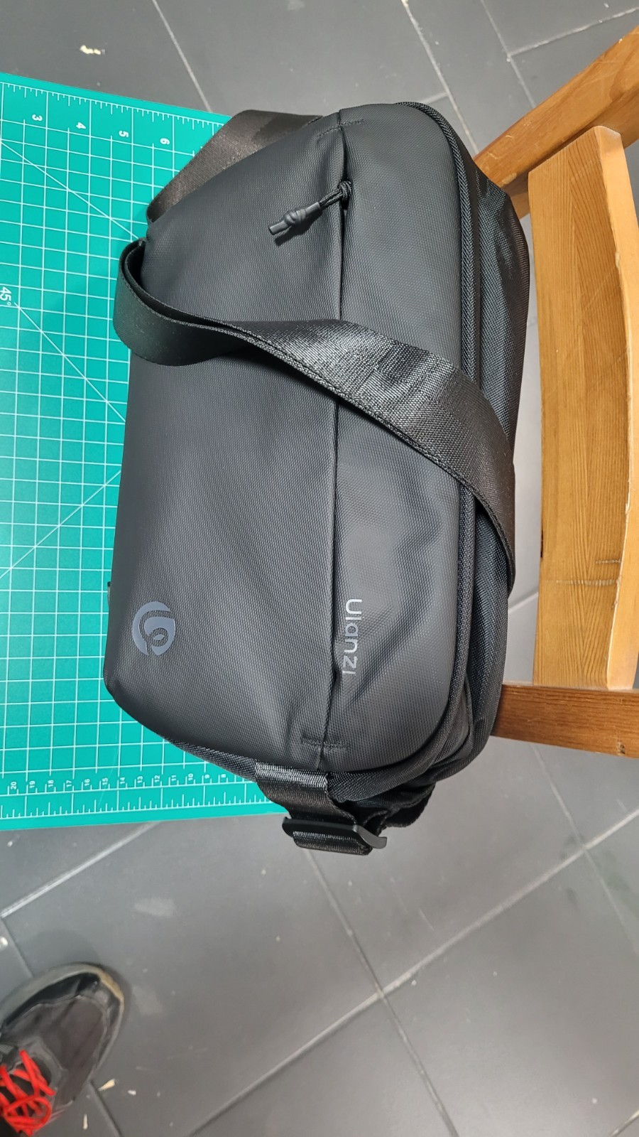 Ulanzi 10L Sling Camera Bag Black