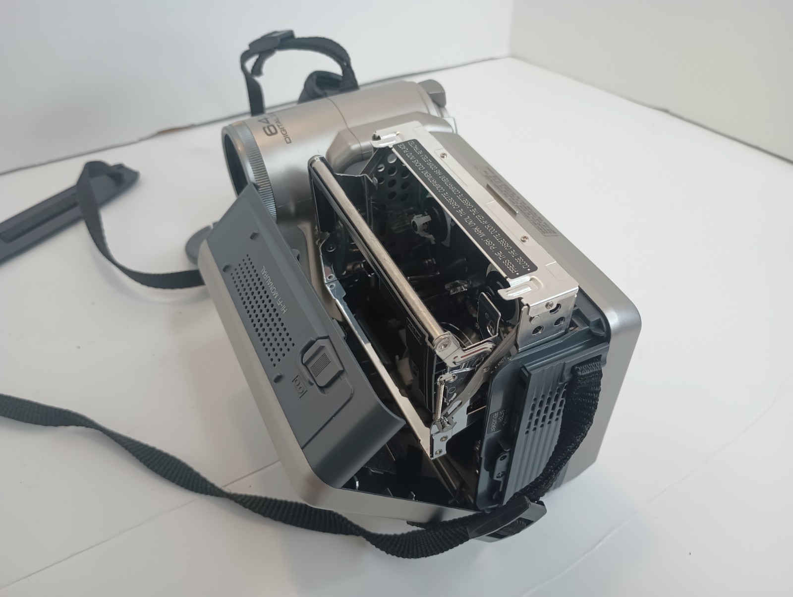 Sharp Viewcam VL-E765 8mm Video8 Camcorder Player Bundle Tested Works Wall Power