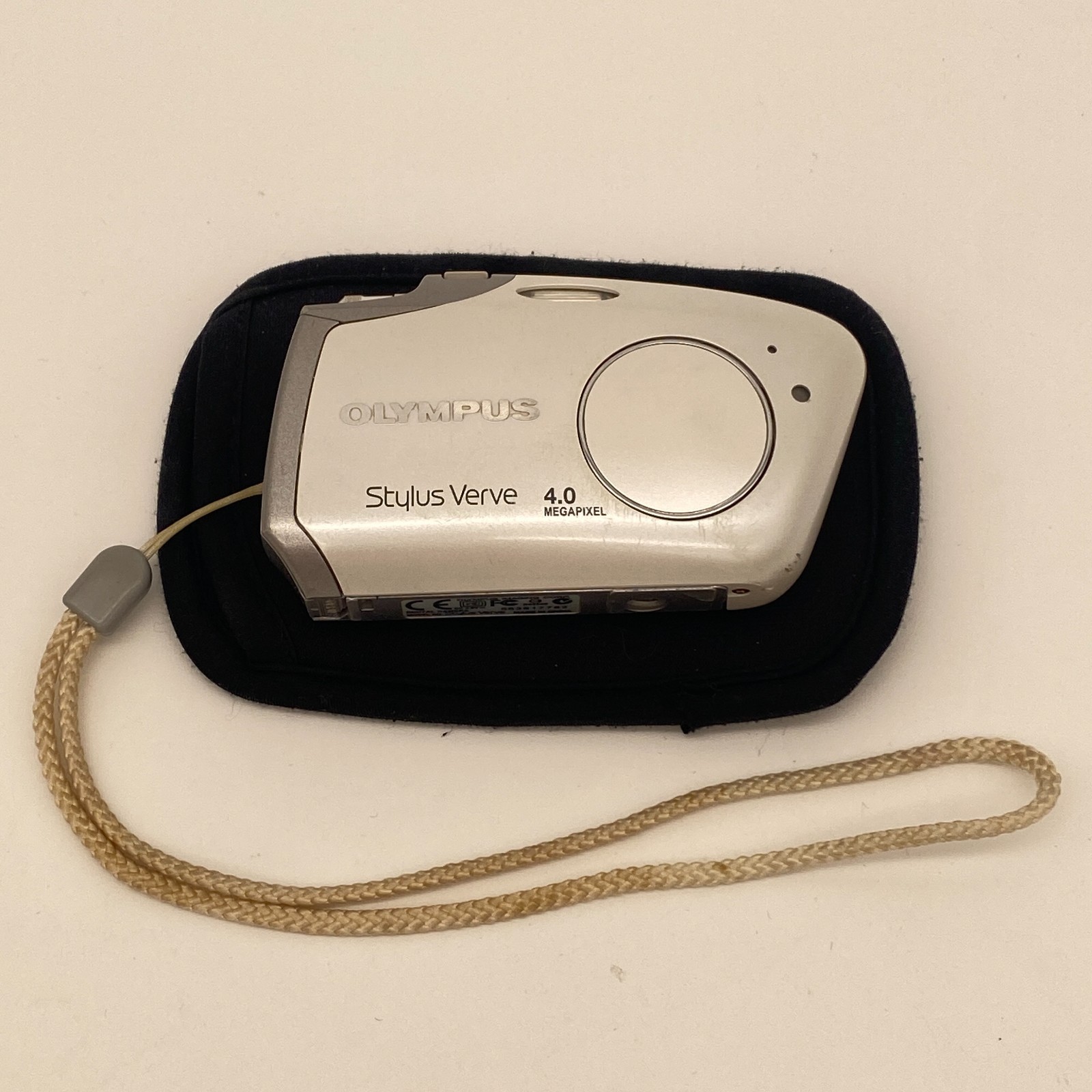 Olympus Stylus Verve 4MP Digital Camera- Shimmery White TESTED WORKS COMPLETE