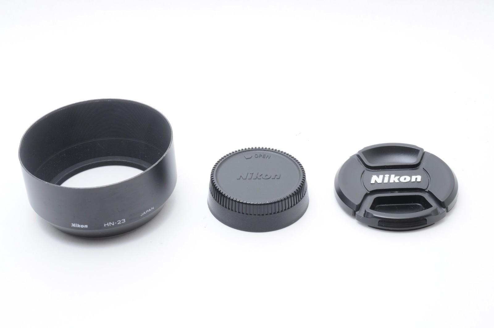 Nikon AI AF Nikkor 85mm F/1.8 Lens [Near MINT] with Front Rear Cap Hood.