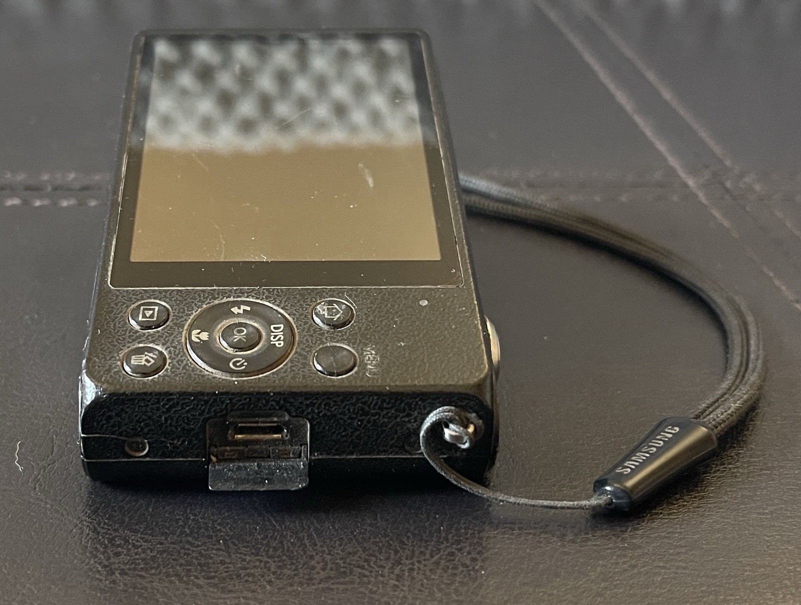 Samsung DV300F Compact Digital Camera 16.1MP 5X PLEASE READ FOR PARTS OR REPAIR