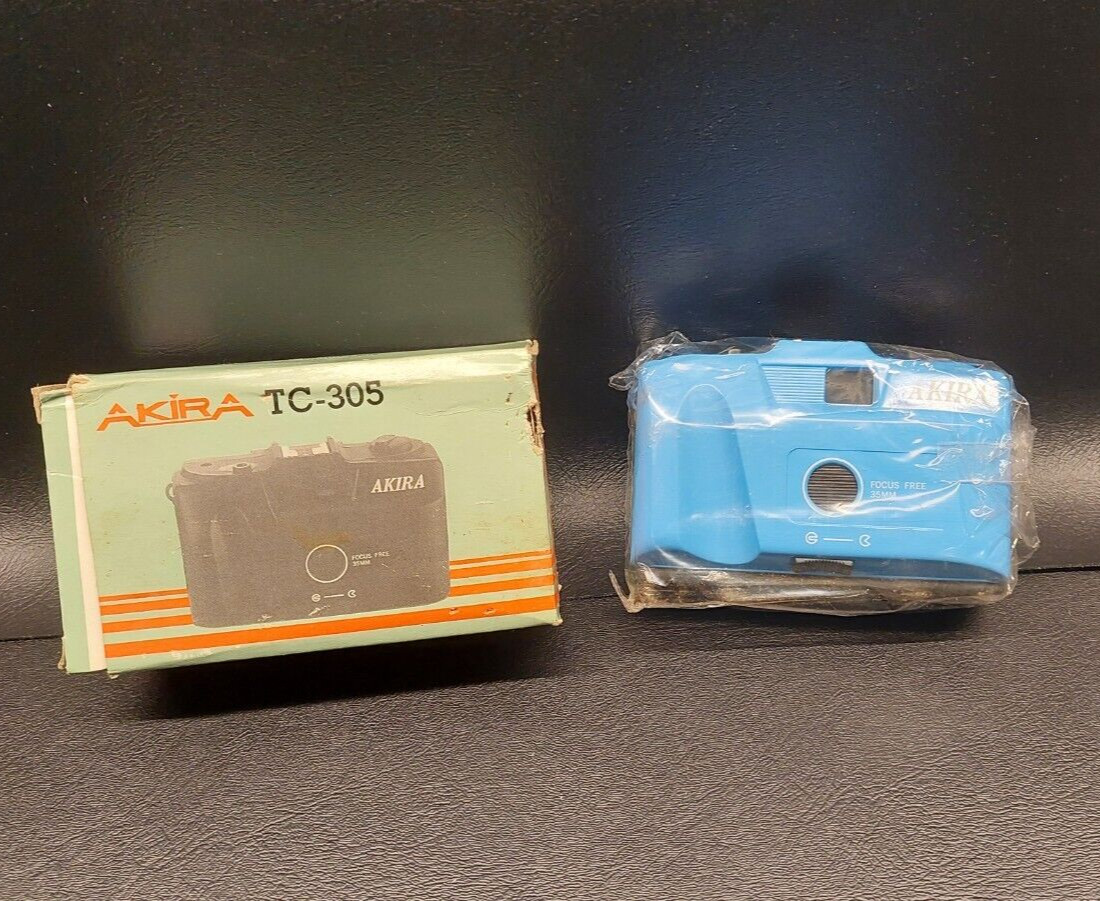Vintage Blue Akira TC-305 35mm Camera Auto Fix Focus Open Box
