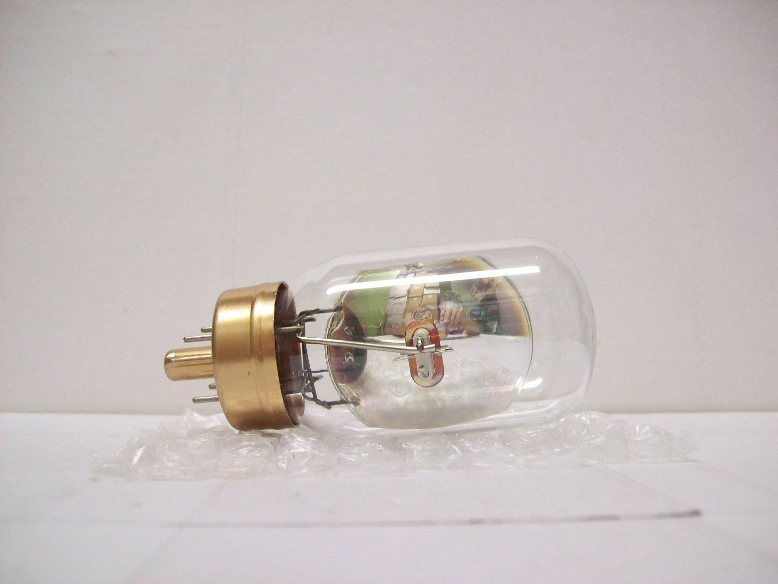 DCL 150W 120V Projector Projection Lamp Bulb SYLVANIA AVG. 15-HR LAMP