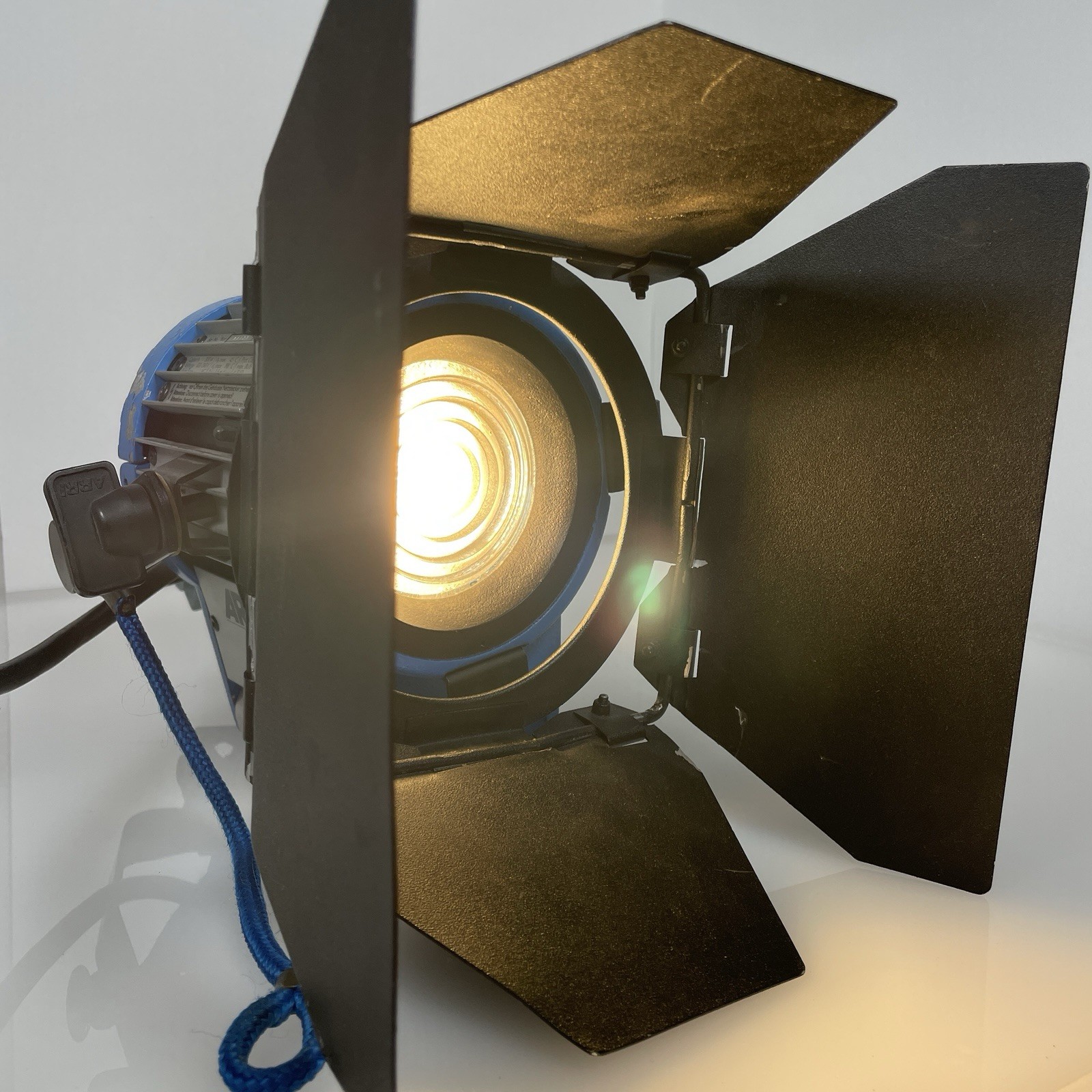 ARRI 300 W STAGE LIGHT THEATHRE ARRIFLEX ARNOLD & RICHTER VINTAGE FRESNEL CINE