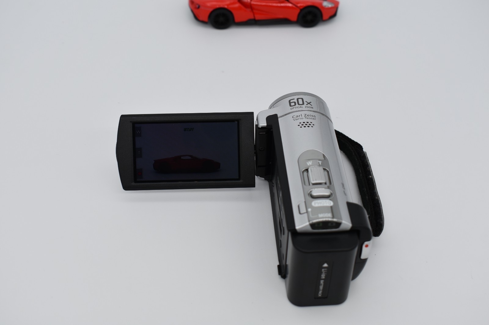 🔥 Sony Handycam DCR-SX63 Silver Digital Video Camera Camcorder 60x Zoom -TESTED