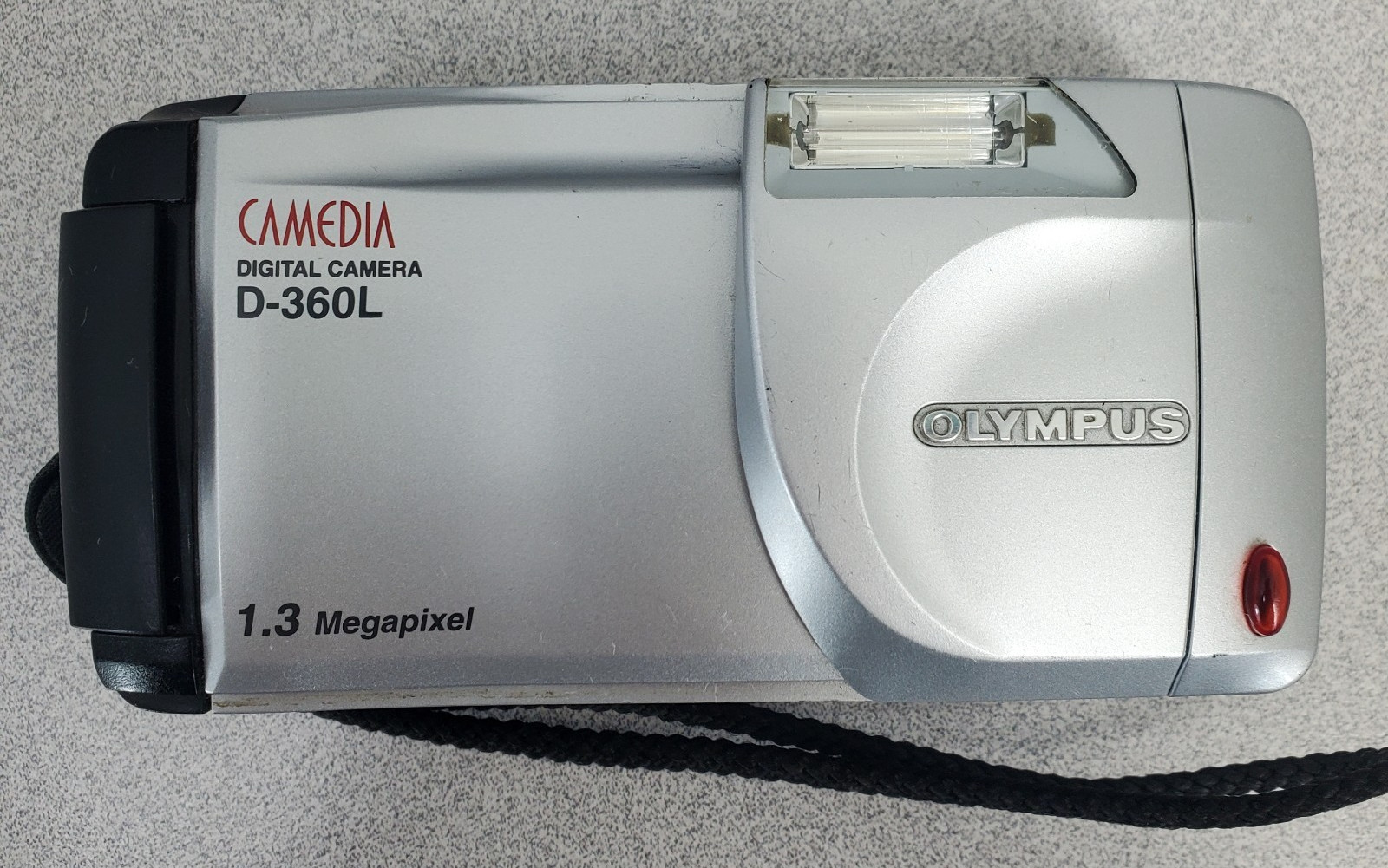 Olympus Camedia Digital Camera D-360L 1.3 Megapixel Camera POWERS UP