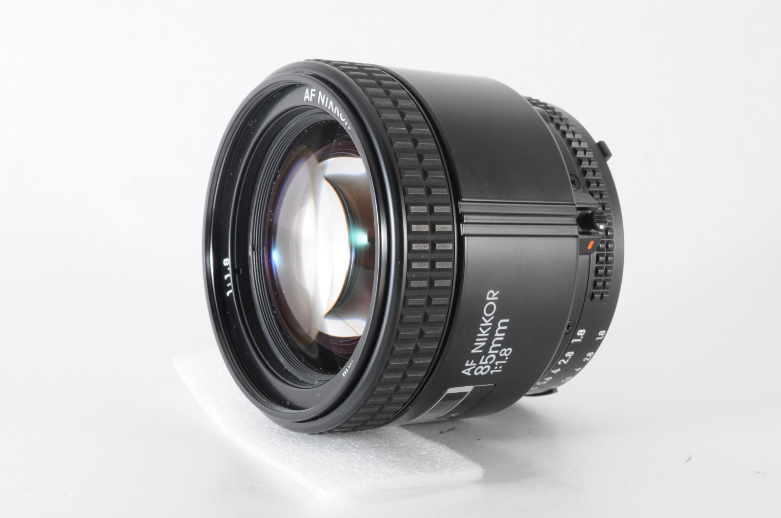 Nikon AI AF Nikkor 85mm F/1.8 Lens [Near MINT] with Front Rear Cap Hood.
